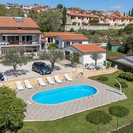 House Casa Jelena * Kastelir